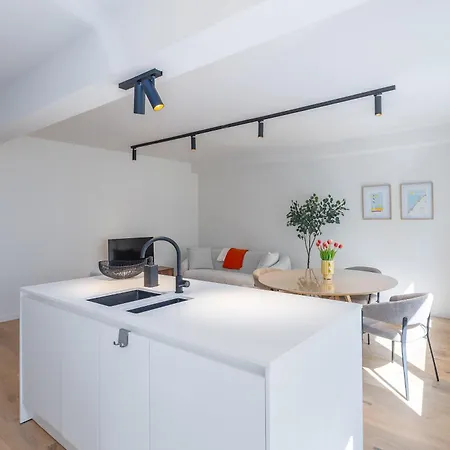 Lecomte - The Shoreline Апартаменты *